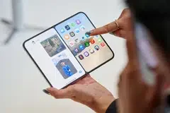 Market research firm Counterpoint expects Apple to hold a 25% market share, catching up with Samsung, which is set to capture a 38% share in 2026.