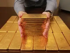“Domestic gold demand is increasingly running against the price trend, strengthening as prices fall,” said Zijie Wu, an analyst at Jinrui Futures.