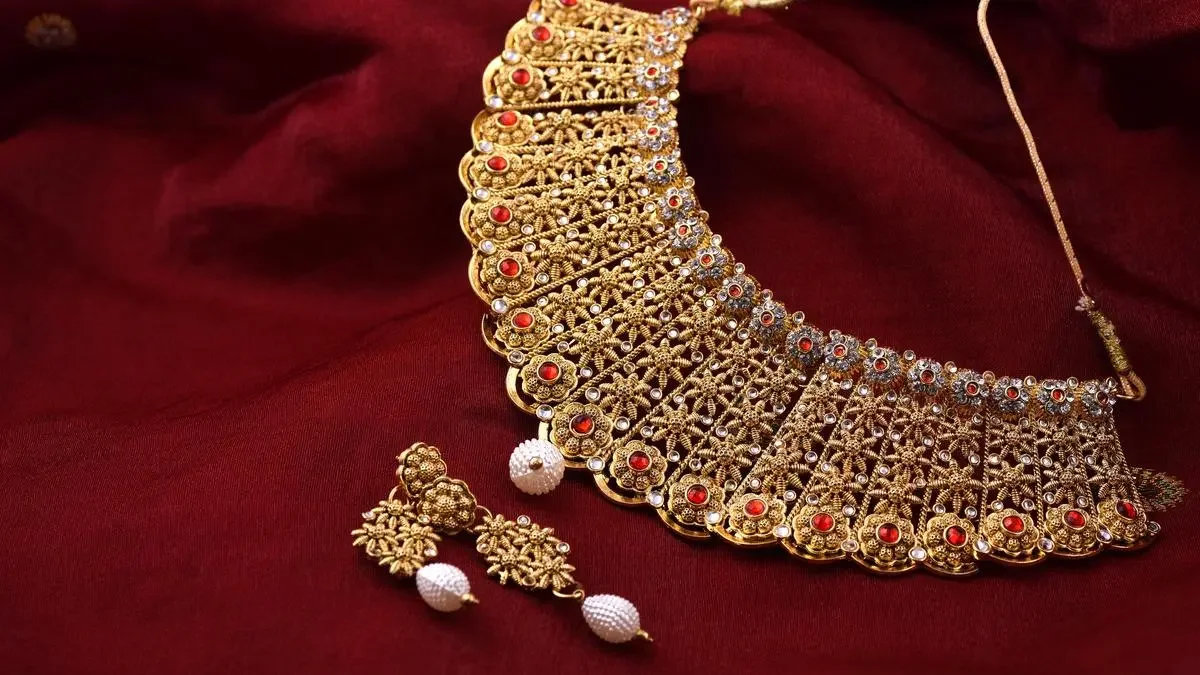 Gold Prices Fall Across Indian Cities, With 22-Carat Rates Down ₹155 per Gram