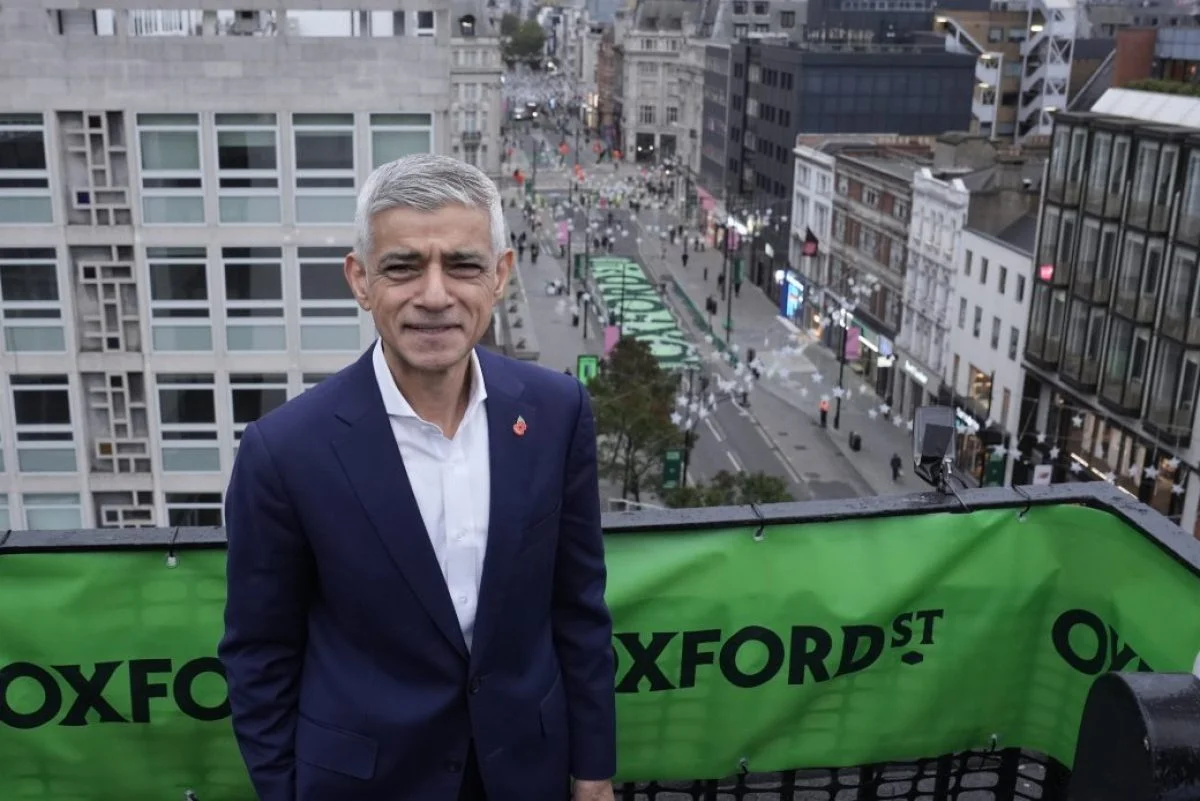 London Banks Face Higher Tax Costs as Khan Urges Continued Investment
