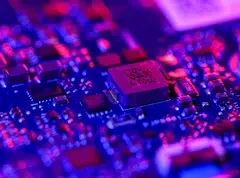 The global chip-stock sell-off has deepened despite positive results for Dutch giant ASML.