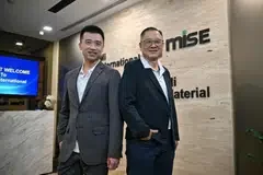Mi Material CEO Kevin Tan (left) with the company’s executive director Heng Kok Lin.